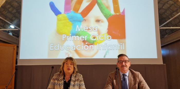 La consejera de Educación y el director general de Planificación han explicado el modelo a la Mesa de Primer Ciclo.