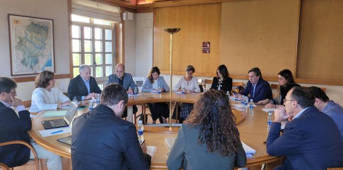Reunión celebrada hoy en la sede del Gobierno de Aragón para coordinar la solución a las inundaciones en el tramo bajo del Huerva.