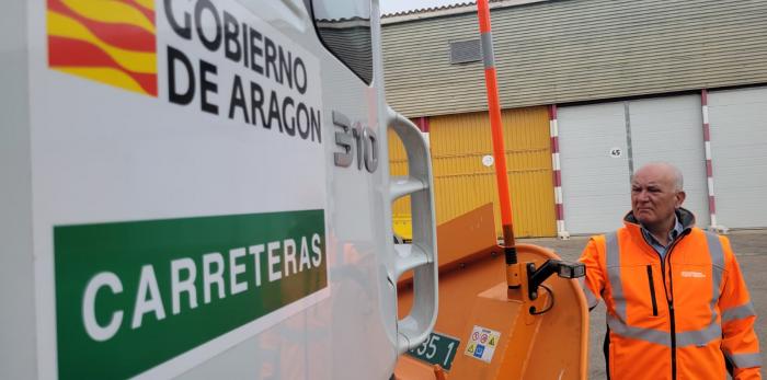 Miguel Ángel Arminio ha presentado la campaña de vialidad invernal 2025-2026 en el Parque de Maquinaria de Zaragoza.