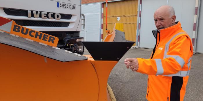 Miguel Ángel Arminio ha presentado la campaña de vialidad invernal 2025-2026 en el Parque de Maquinaria de Zaragoza.