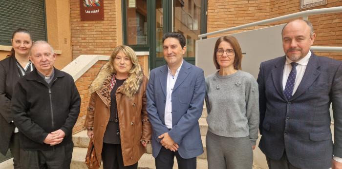 La consejera ha visitado los colegios Las Viñas y el Ensanche.