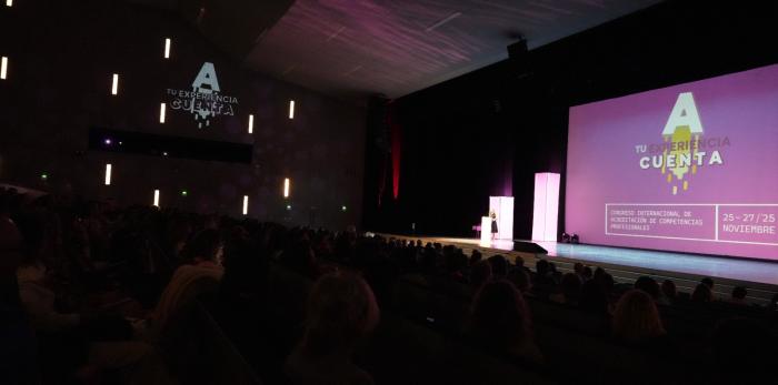 El director general de FP, Luis Mallada, ha inaugurado el congreso.