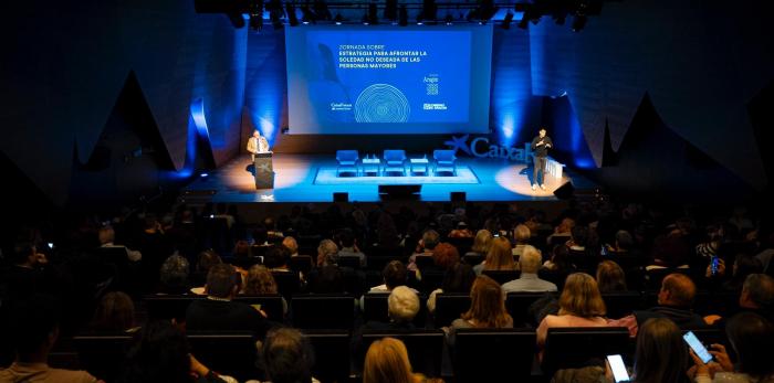 El Director General de Mayores, Máximo Ariza, ha sido el encargado de abrir la jornada.