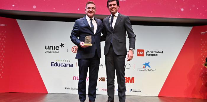 El director general de Planificación, Centros y FP, Luis Mallada, ha recogido esta tarde el premio.