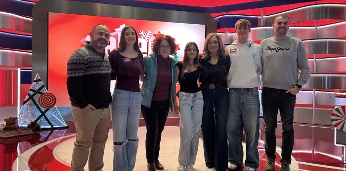 Alumnos y profesores del IES Pirineos han participado en el especial navideño del programa 'Saber y ganar'.