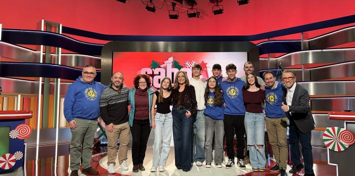 Alumnos y profesores del IES Pirineos han participado en el especial navideño del programa 'Saber y ganar'.