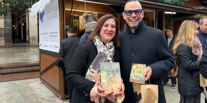 Pedro Olloqui y Sara Fernández han participado este viernes en la iniciativa 'Libros que Importan'.