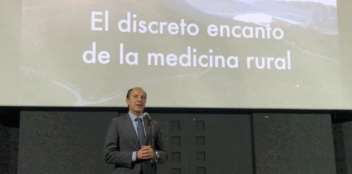 El consejero de Sanidad y la gerente de Atención Primaria del SALUD asisten a la proyección del video “El discreto encanto de la medicina rural”, en la Casa Cultura de Calanda