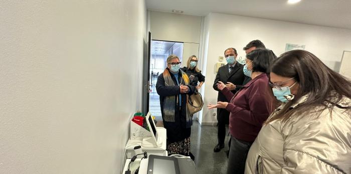 El consejero de Sanidad y la gerente de Atención Primaria del SALUD asisten a la proyección del video “El discreto encanto de la medicina rural”, en la Casa Cultura de Calanda