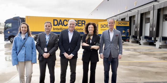 Visita de Octavio López a las instalaciones de Dachser en Plaza.