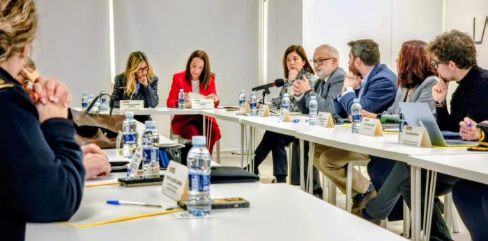 La reunión sobre menores se ha desarrollado este lunes en el LAAAB, en la Plaza del Pilar