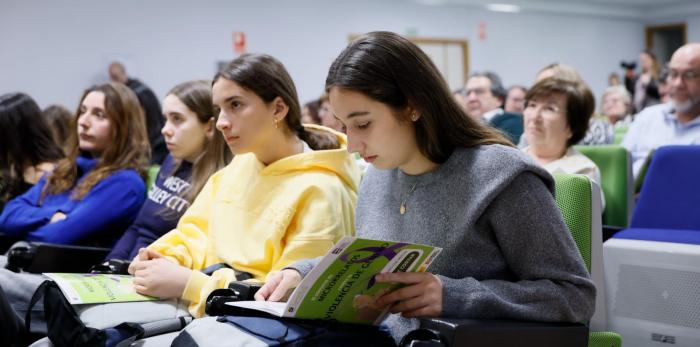 El salón de actos del IAJ ha acogido la entrega de premios de la 11ª edición de la entrega de microrrelatos