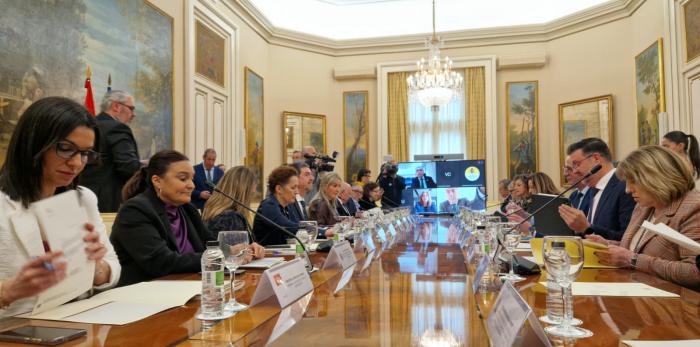 La consejera ha participado en la primera conferencia sectorial de Educación con la nueva ministra.