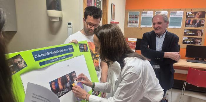 La Consejera en funciones ha visitado Fundación Down Zaragoza este viernes, jornada previa al Día mundial de las personas con síndrome de Down