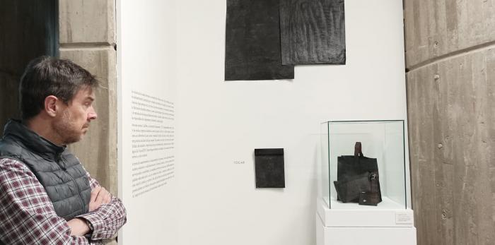 Inauguración de la exposición 'Andrés Jarabo. Cosiendo Materia (2000-2025)'.