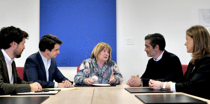 El protocolo se ha firmado hoy en la sede del Departamento de Educación.