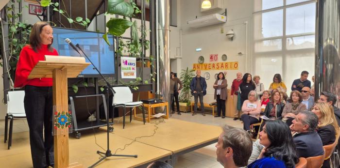 El Hogar Huesca ha celebrado este viernes cuatro décadas de comunidad y actividades para personas mayores