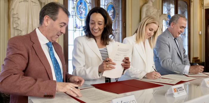 La firma del convenio ha tenido lugar en la sede de la Caja Rural de Aragón