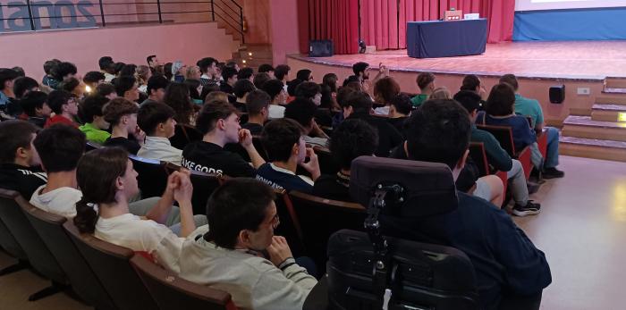 El colegio Salesianos de Zaragoza ha acogido el mayor hackathon de IA de Aragón