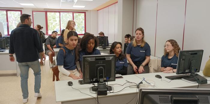 El colegio Salesianos de Zaragoza ha acogido el mayor hackathon de IA de Aragón