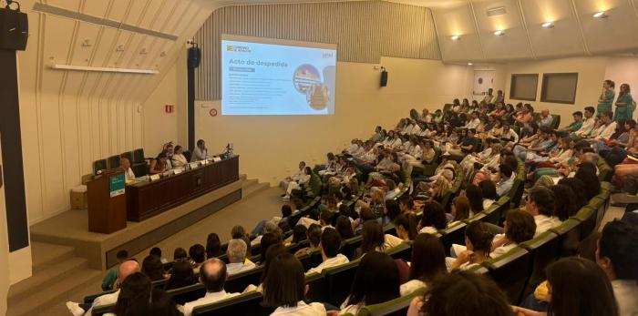 Acto de despedida de los residentes del Sector II, que se celebró ayer en el Hospital Universitario Miguel Servet