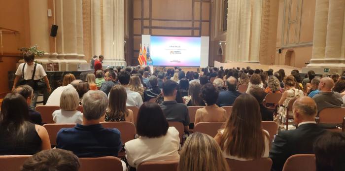 La Sala de la Corona del Pignatelli ha acogido el cierre de la X edición del programa Talento Joven Aragón