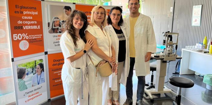 Equipo de profesionales que ha participado, en el centro de especialidades Inocencio Jiménez de Zaragoza, en la campaña de detección precoz del glaucoma