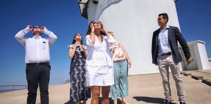 Tras el recorrido por el Observatorio, la visita se ha trasladado a Galáctica
