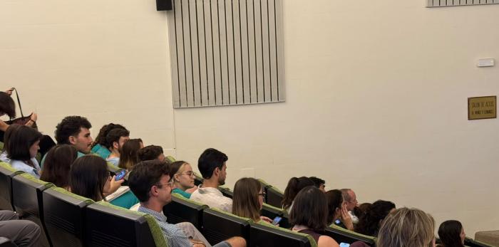 Acto de entrega de orlas y certificados de los residentes de cinco años de formación MIR, hoy, en el Hospital Universitario Miguel Servet de Zaragoza