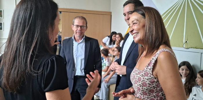 Susín ha visitado el aulario del centro, al que este curso se incorporan 9 alumnos de 1º de Infantil