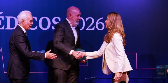 La doctora García Mur ha sido distinguida por El Confidencial como mejor médico 2026