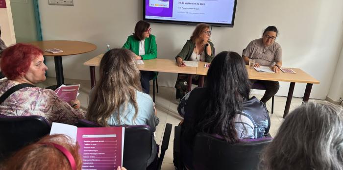 Presentación del nuevo folleto en lectura fácil con los recursos y servicios del IAM