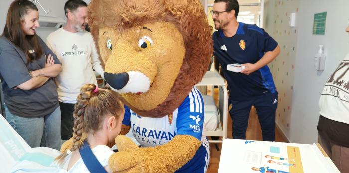 Los niños han disfrutado durante las visitas sorpresa que han tenido durante la Fiesta del Infantil