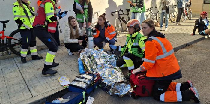 Simulacro de accidente tráfico en II Feria de la Salud Monegros Centro