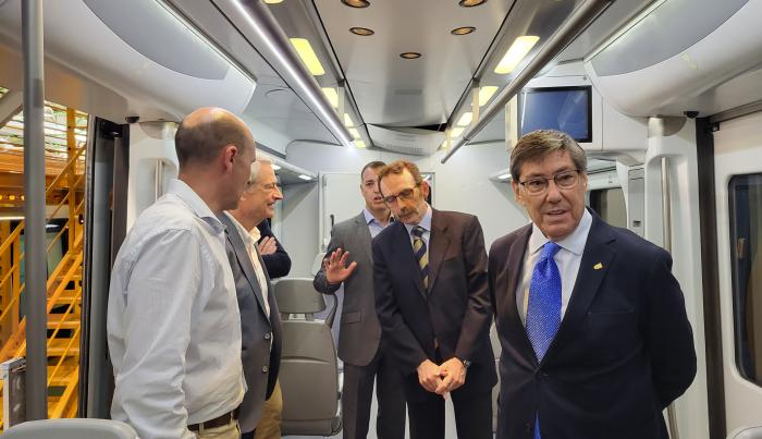 Aliaga visita CAF