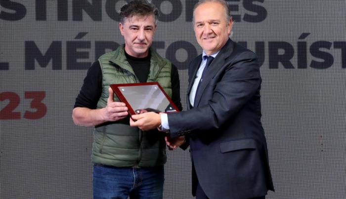 Entrega de distinciones al Mérito Turístico.
