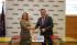 Mayte Pérez y Luis Zubieta, tras la firma de los convenios entre el Gobierno de Aragón y la FAMCP