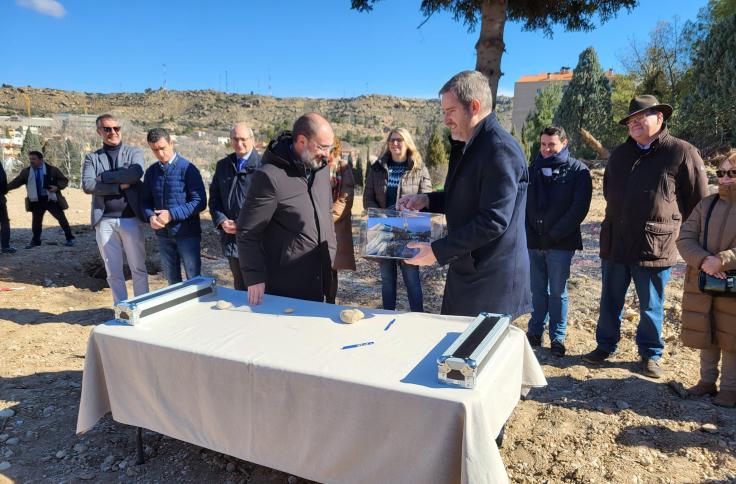 Primera piedra de la residencia de mayores de Alcañiz