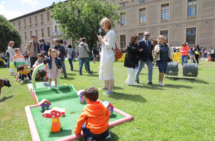 Lambán participa en la celebración del Día Internacional de las familias
