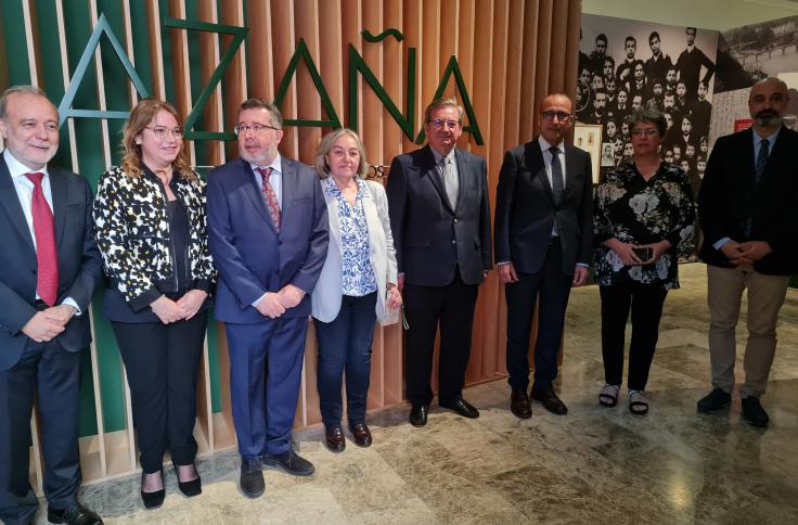 Felipe Faci, Víctor Lucea y Marisancho Menjón en la visita institucional a Azaña