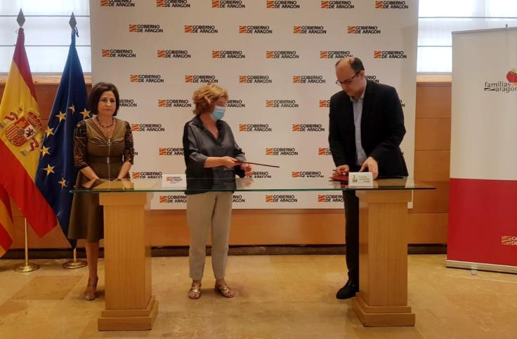 Firma del convenio entre Ciudadanía y 3ymas