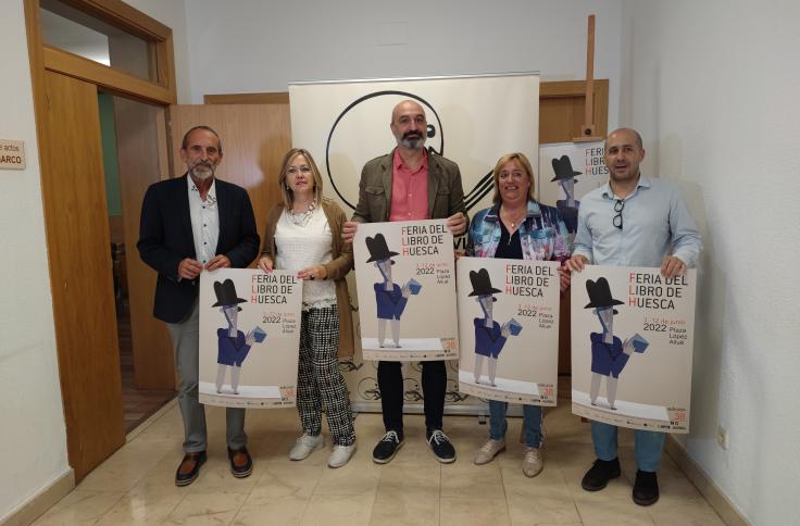 Foto de familia de la presentación de la Feria del Libro de Huesca