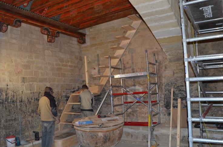 Construcción e instalación de la nueva escalera