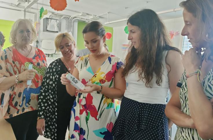 Díaz ha visitado el secadero de plantas aromáticas de Valentia en Huesca