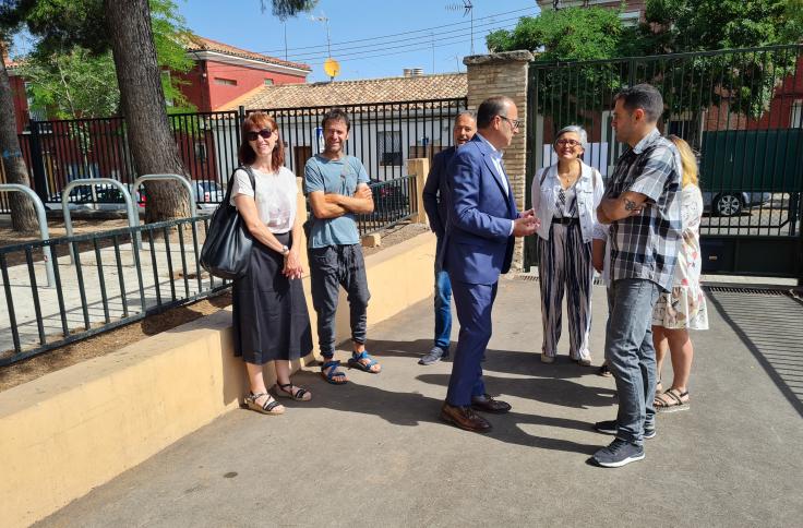 El consejero de Educación visita el CEIP Domingo Miral