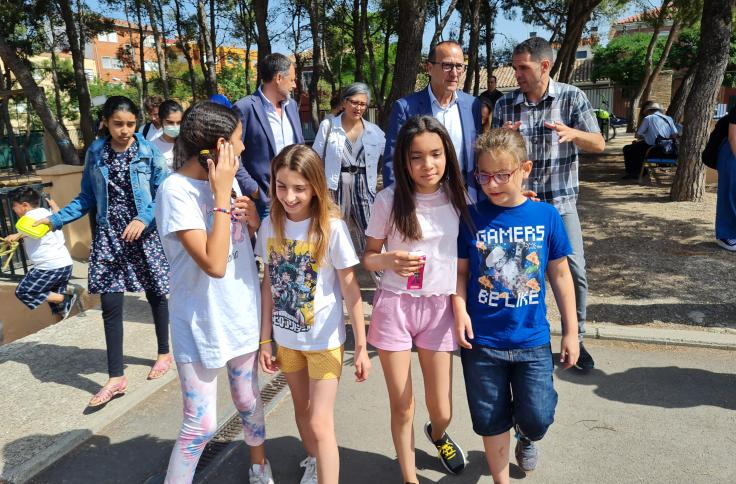 El consejero de Educación visita el CEIP Domingo Miral