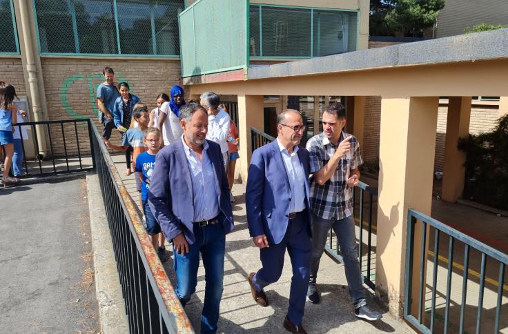 El consejero de Educación visita el CEIP Domingo Miral