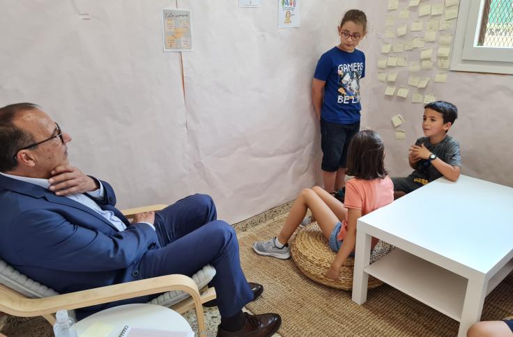 El consejero de Educación visita el CEIP Domingo Miral