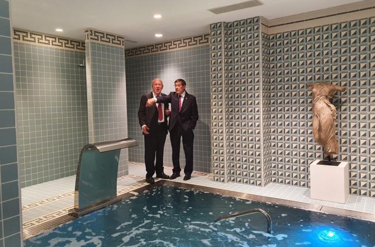 Aliaga inaugura el Hotel La Lozana en Used