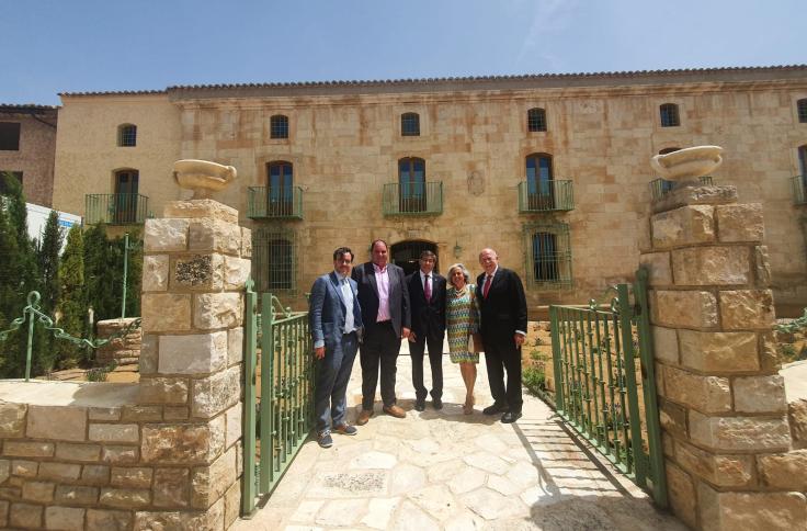 Aliaga inaugura el Hotel La Lozana en Used